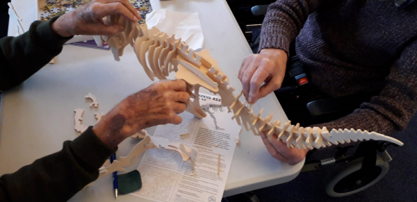 Fairmount nursing home residents see in 3D