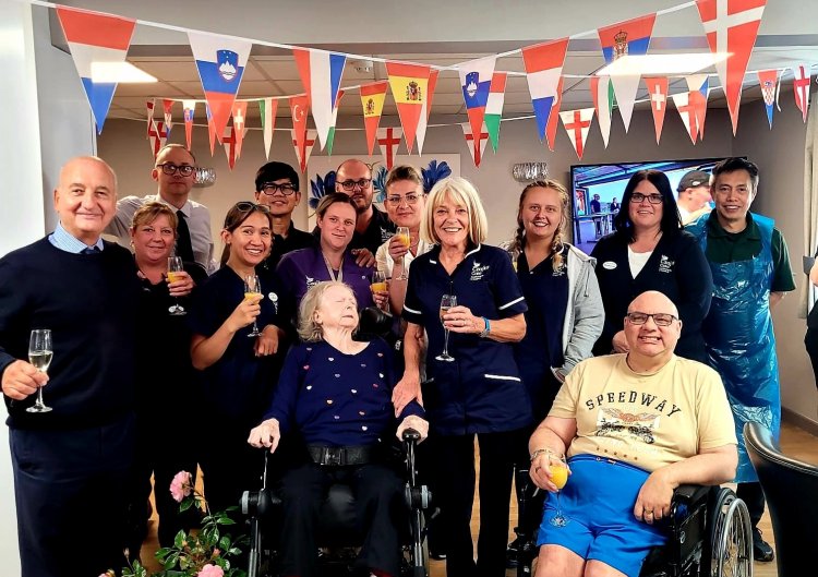 Caring Carolyn celebrates 32 years at Czajka