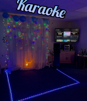 Karaoke afternoon at Staveley Birkleas  